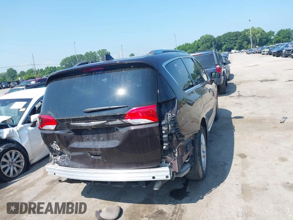2018 Chrysler Pacifica Touring L Plus with VIN 2C4RC1EG2JR314847, listed as a IAAI auction lot 42716082 with 92,544 mi miles and . Bid and sale history available at DreamBid. Image 17.