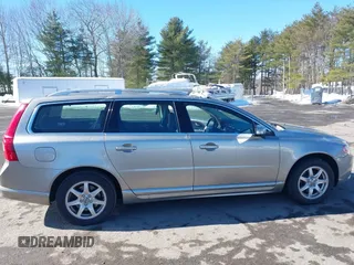 2008 Volvo V70 with VIN YV1BW982881009997, listed as a IAAI auction lot 41642270 with 116,010 mi miles and . Bid and sale history available at DreamBid. Image 13.