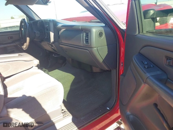 2006 Chevrolet Silverado 2500HD LT1 with VIN 1GCHK23D66F140082, listed as a IAAI auction lot 41331361 with NaN miles. Bid and sale history available at carsss.com. Image 5.