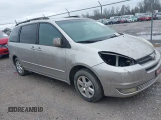 2004 Toyota Sienna XLE with VIN 5TDZA22CX4S123945, listed as a IAAI auction lot 41924697 with 281,278 mi miles. Bid and sale history available at carsss.com. Image 1.
