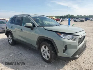 2020 Toyota RAV4 XLE z VIN 2T3P1RFV3LC095206, wystawiony jako Copart lot #61994415 z przebiegiem 57 698 mil mil oraz Szkoda całkowita • Salvage title. Historia ofert i sprzedaży dostępna na DreamBid. Obrazek 4.