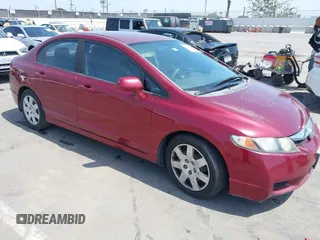 2009 Honda Civic LX z VIN 1HGFA16589L013480, wystawiony jako IAAI lot #42495134 z przebiegiem 182 071 mil mil oraz . Historia ofert i sprzedaży dostępna na DreamBid. Obrazek 1.