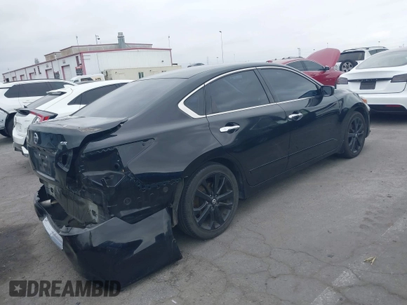 2017 Nissan Altima SV z VIN 1N4AL3AP7HC218462, wystawiony jako IAAI lot #42189510 z przebiegiem 98 426 mil mil oraz . Historia ofert i sprzedaży dostępna na DreamBid. Obrazek 4.