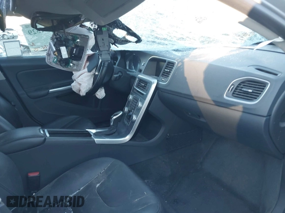 2017 Volvo S60 Inscription with VIN LYV402HK7HB133405, listed as a IAAI auction lot 41331529 with 1 mi miles. Bid and sale history available at carsss.com. Image 5.