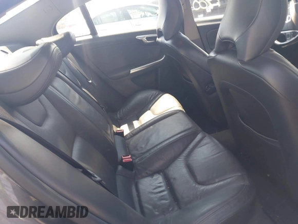 2012 Volvo S60 T5 z VIN YV1622FS7C2110703, wystawiony jako IAAI lot #41974400 z przebiegiem 188 143 mil mil oraz . Historia ofert i sprzedaży dostępna na DreamBid. Obrazek 8.