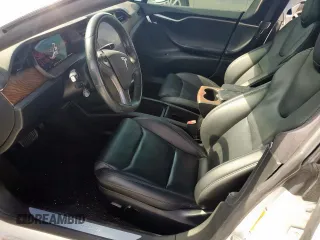 2021 Tesla Model S Long Range Plus z VIN 5YJSA1E2XMF427425, wystawiony jako Copart lot #61996075 z przebiegiem 73 786 mil mil oraz Szkoda całkowita • Salvage title. Historia ofert i sprzedaży dostępna na DreamBid. Obrazek 7.