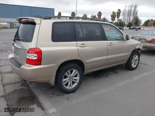 2006 Toyota Highlander Hybrid with VIN JTEEW21A060025752, listed as a IAAI auction lot 41467282 with 245,146 mi miles. Bid and sale history available at carsss.com. Image 4.