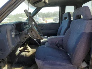 1997 Chevrolet S-10 LS with VIN 1GCCS19W7VK121494, listed as a Copart auction lot 75327694 with 292,652 mi miles and Salvage Title. Bid and sale history available at DreamBid. Image 7.
