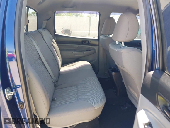 2014 Toyota Tacoma PreRunner with VIN 3TMJU4GN8EM157541, listed as a IAAI auction lot 41998374 with 113,830 mi miles. Bid and sale history available at carsss.com. Image 8.