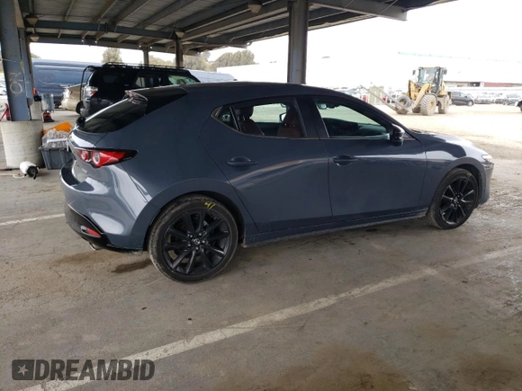 2024 Mazda 3 S Carbon Edition с VIN JM1BPBLM5R1701011, выставлен на аукционе Copart как лот 47946365 с пробегом 27 132 миль миль и Списание • Salvage title. История ставок и продаж доступна на DreamBid. Изображение 3.