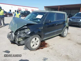 2013 Kia Soul with VIN KNDJT2A50D7503638, listed as a IAAI auction lot 41852148 with 103,489 mi miles. Bid and sale history available at carsss.com. Image 2.