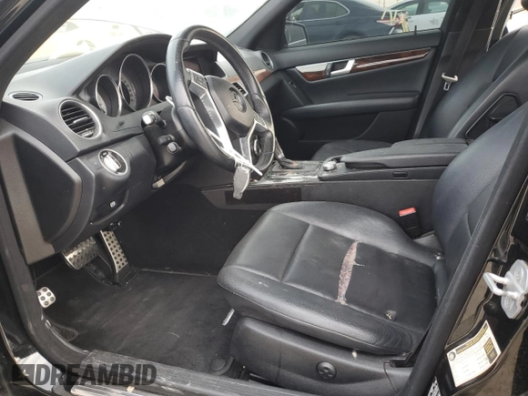 2013 Mercedes-Benz C 300 Sport с VIN WDDGF8AB7DR272984, выставлен на аукционе Copart как лот 47308325 с пробегом 94 740 миль миль и Списание • Salvage title. История ставок и продаж доступна на DreamBid. Изображение 7.