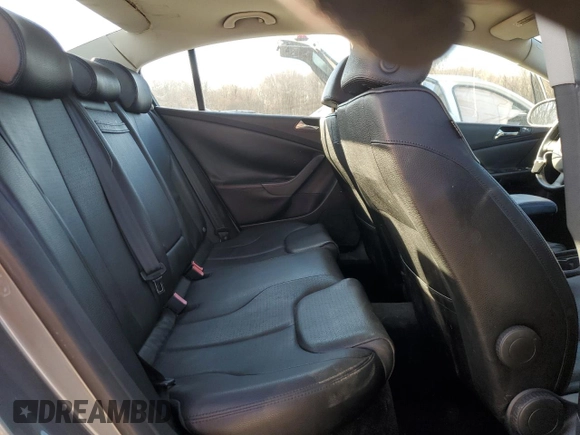 2006 Volkswagen Passat Value Edition z VIN WVWAK73C06P027101, wystawiony jako Copart lot #46810855 z przebiegiem 116 246 mil mil oraz Szkoda całkowita • Salvage title. Historia ofert i sprzedaży dostępna na DreamBid. Obrazek 10.
