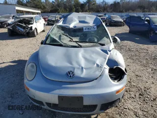 2009 Volkswagen New Beetle Coupe S with VIN 3VWPW31C39M511068, listed as a Copart auction lot 41985775 with 0 mi miles and Salvage Title. Bid and sale history available at carsss.com. Image 5.