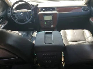 2008 Chevrolet Suburban LTZ with VIN 1GNFC16J88R220573, listed as a Copart auction lot 64887315 with 281,245 mi miles and Clean title. Bid and sale history available at DreamBid. Image 8.