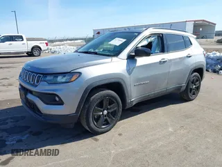 2022 Jeep Compass Latitude with VIN 3C4NJDBB6NT123062, listed as a IAAI auction lot 41770366 with 28,375 mi miles and . Bid and sale history available at DreamBid. Image 2.