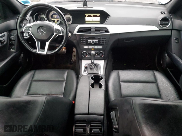 2013 Mercedes-Benz C 300 Sport с VIN WDDGF8AB4DA796219, выставлен на аукционе Copart как лот 49306065 с пробегом 87 831 миль миль и На запчасти • Non repairable. История ставок и продаж доступна на DreamBid. Изображение 8.