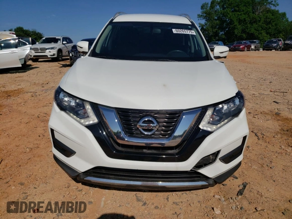 2017 Nissan Rogue SV z VIN KNMAT2MT4HP568539, wystawiony jako Copart lot #60265775 z przebiegiem 140 240 mil mil oraz Szkoda całkowita • Salvage title. Historia ofert i sprzedaży dostępna na DreamBid. Obrazek 5.