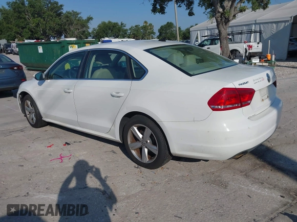 2012 Volkswagen Passat SE с VIN 1VWBP7A31CC085002, выставлен на аукционе IAAI как лот 42318915 с пробегом Не указан миль и . История ставок и продаж доступна на DreamBid. Изображение 3.