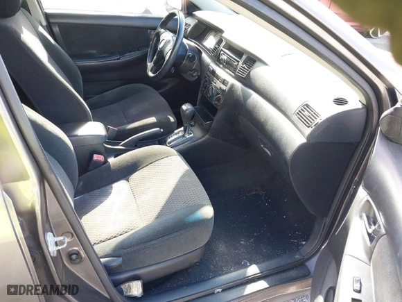 2007 Toyota Corolla CE with VIN 1NXBR32E97Z800352, listed as a IAAI auction lot 41970328 with 288,087 mi miles. Bid and sale history available at carsss.com. Image 5.