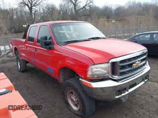 2000 Ford F-350 XL with VIN 1FTSW31F5YEB89898, listed as a IAAI auction lot 38674510 with 328,216 mi miles and . Bid and sale history available at DreamBid. Image 1.