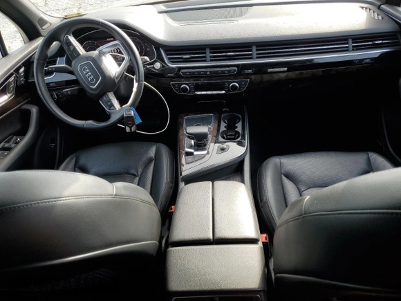 2018 Audi Q7 Prestige z VIN WA1VAAF72JD023846, wystawiony jako Copart lot #56016385 z przebiegiem 55 626 mil mil oraz Szkoda całkowita • Salvage title. Historia ofert i sprzedaży dostępna na DreamBid. Obrazek 8.