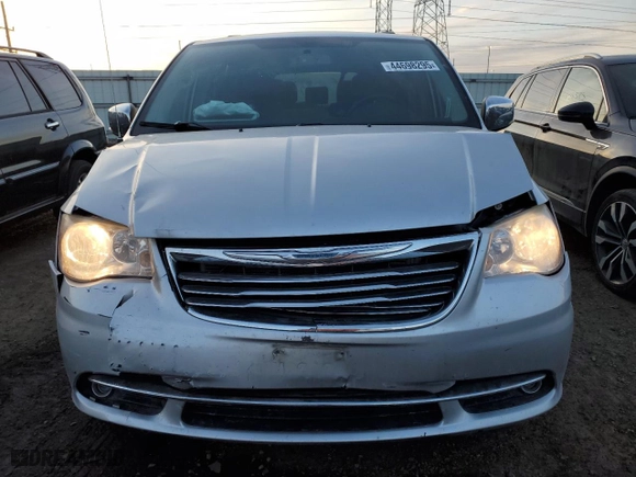 2011 Chrysler Town & Country Touring-L with VIN 2A4RR8DG4BR758932, listed as a Copart auction lot 44698295 with 147,953 mi miles and Salvage Title. Bid and sale history available at carsss.com. Image 5.