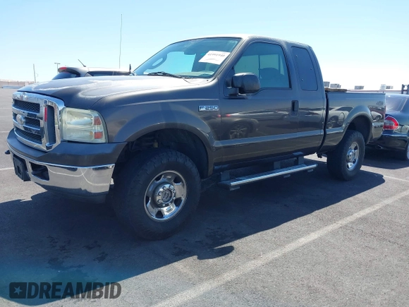 2006 Ford F-250 XL z VIN 1FTSX21516EC97026, wystawiony jako IAAI lot #41991940 z przebiegiem 169 841 mil mil oraz . Historia ofert i sprzedaży dostępna na DreamBid. Obrazek 2.