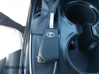 2020 Toyota Camry SE z VIN 4T1G11AKXLU371905, wystawiony jako IAAI lot #41868062 z przebiegiem 103 336 mil mil oraz . Historia ofert i sprzedaży dostępna na DreamBid. Obrazek 11.