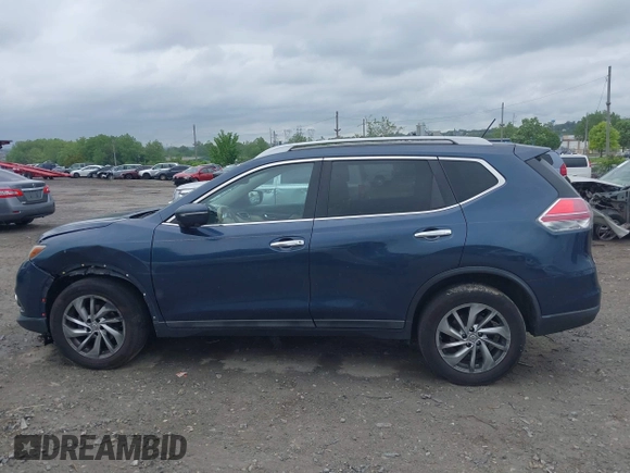 2015 Nissan Rogue SV z VIN 5N1AT2MV0FC782400, wystawiony jako IAAI lot #42253214 z przebiegiem 162 803 mil mil oraz . Historia ofert i sprzedaży dostępna na DreamBid. Obrazek 15.