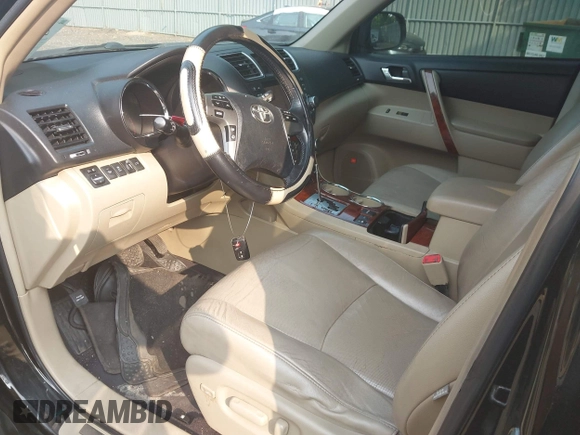 2011 Toyota Highlander Limited z VIN 5TDDK3EH5BS087809, wystawiony jako IAAI lot #42412004 z przebiegiem 191 511 mil mil oraz . Historia ofert i sprzedaży dostępna na DreamBid. Obrazek 5.