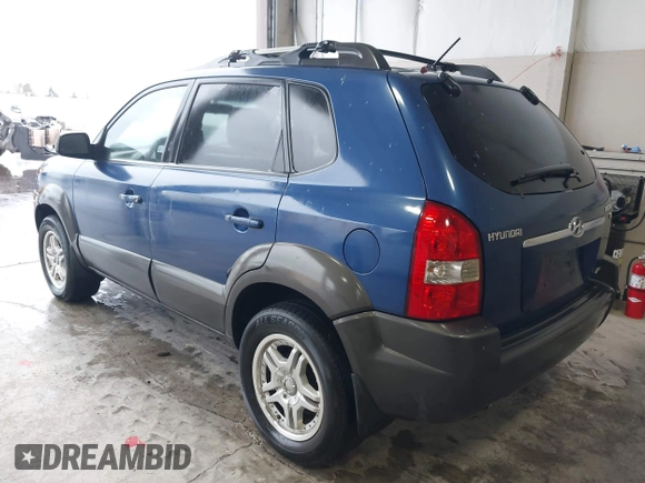 2007 Hyundai Tucson SE with VIN KM8JN72D77U671520, listed as a IAAI auction lot 41255727 with 181,374 mi miles and . Bid and sale history available at DreamBid. Image 3.
