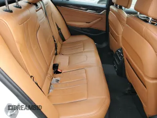 2019 BMW 5 Series 530i z VIN WBAJA5C56KWW14361, wystawiony jako Copart lot #56403635 z przebiegiem 123 182 mil mil oraz Szkoda całkowita • Salvage title. Historia ofert i sprzedaży dostępna na DreamBid. Obrazek 10.