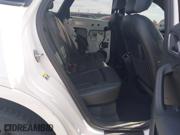 2017 Audi Q3 Premium z VIN WA1ECCFS0HR008186, wystawiony jako IAAI lot #40648800 z przebiegiem 139 379 mil mil oraz . Historia ofert i sprzedaży dostępna na DreamBid. Obrazek 8.