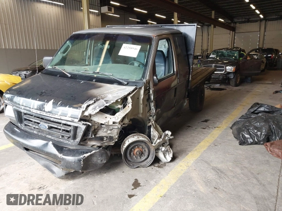 2003 Ford Econoline Passenger XL z VIN 1FBSS31L73HA80114, wystawiony jako IAAI lot #42258946 z przebiegiem 55 702 mil mil oraz . Historia ofert i sprzedaży dostępna na DreamBid. Obrazek 2.