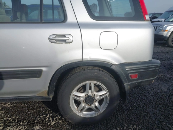 1998 Honda CR-V EX with VIN JHLRD1865WC105122, listed as a IAAI auction lot 41402405 with 148,469 mi miles. Bid and sale history available at carsss.com. Image 6.