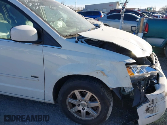 2008 Chrysler Town & Country Touring with VIN 2A8HR54P78R776956, listed as a IAAI auction lot 41018187 with 201,542 mi miles and . Bid and sale history available at DreamBid. Image 6.
