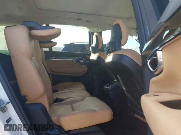 2016 Volvo XC90 T6 Momentum with VIN YV4A22PK5G1091110, listed as a IAAI auction lot 41343705 with 78,655 mi miles. Bid and sale history available at carsss.com. Image 8.