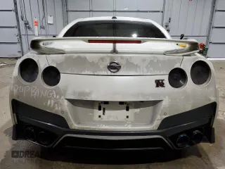 2020 Nissan GT-R Premium z VIN JN1AR5EF7LM100438, wystawiony jako Copart lot #81927084 z przebiegiem Nie podano mil oraz Szkody całkowita. Historia ofert i sprzedaży dostępna na DreamBid. Obrazek 6.