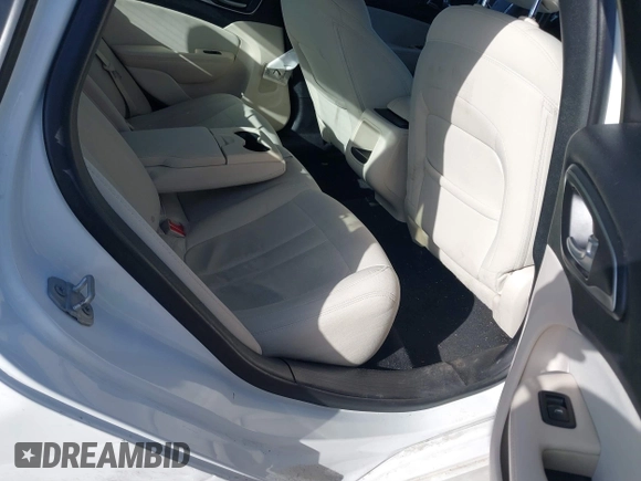 2016 Chrysler 200 Limited with VIN 1C3CCCAB1GN126326, listed as a IAAI auction lot 41747701 with 133,654 mi miles. Bid and sale history available at carsss.com. Image 8.