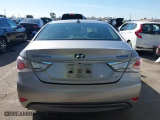 2013 Hyundai Sonata Hybrid with VIN KMHEC4A45DA095642, listed as a IAAI auction lot 41626995 with 183,710 mi miles. Bid and sale history available at carsss.com. Image 17.