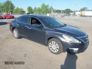 2013 Nissan Altima SV with VIN 1N4AL3AP0DN407193, listed as a IAAI auction lot 42152690 with 188,279 mi miles and . Bid and sale history available at carsss.com. Image 1.