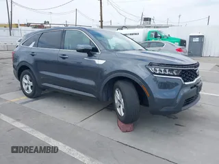 2021 Kia Sorento LX z VIN 5XYRG4LC7MG041273, wystawiony jako IAAI lot #42149720 z przebiegiem 60 380 mil mil oraz . Historia ofert i sprzedaży dostępna na DreamBid. Obrazek 1.