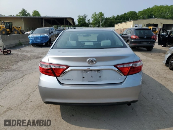 2015 Toyota Camry XLE z VIN 4T4BF1FK2FR512934, wystawiony jako Copart lot #59478725 z przebiegiem 165 935 mil mil oraz Szkoda całkowita • Salvage title. Historia ofert i sprzedaży dostępna na DreamBid. Obrazek 6.