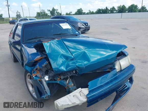1993 Ford Mustang z VIN 1FACP41M2PF201378, wystawiony jako IAAI lot #42523660 z przebiegiem Nie podano mil oraz . Historia ofert i sprzedaży dostępna na DreamBid. Obrazek 6.