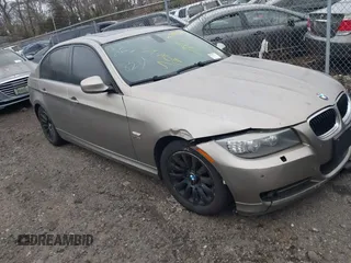 2009 BMW 3 Series 328i xDrive z VIN WBAPK53519A645869, wystawiony jako IAAI lot #41718776 z przebiegiem Nie podano mil oraz . Historia ofert i sprzedaży dostępna na DreamBid. Obrazek 1.