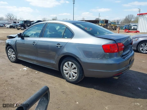 2014 Volkswagen Jetta Sedan S with VIN 3VW2K7AJ7EM422108, listed as a IAAI auction lot 41924347 with 76,584 mi miles. Bid and sale history available at carsss.com. Image 3.
