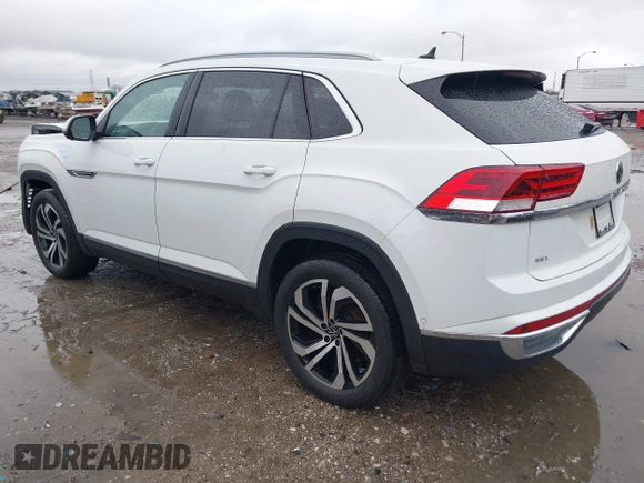 2021 Volkswagen Atlas SEL Premium with VIN 1V2TC2CAXMC214243, listed as a IAAI auction lot 41200408 with 54,902 mi miles and . Bid and sale history available at DreamBid. Image 3.