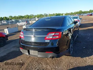 2016 Ford Taurus SHO z VIN 1FAHP2KT4GG140142, wystawiony jako IAAI lot #42332708 z przebiegiem 104 670 mil mil oraz . Historia ofert i sprzedaży dostępna na DreamBid. Obrazek 16.