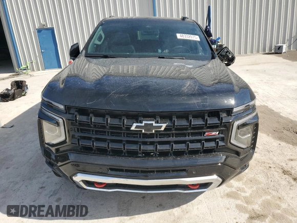 2025 Chevrolet Suburban Z71 z VIN 1GNS6DRD5SR178769, wystawiony jako Copart lot #48332075 z przebiegiem 1 117 mil mil oraz Szkoda całkowita • Salvage title. Historia ofert i sprzedaży dostępna na DreamBid. Obrazek 5.